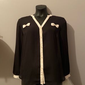 NWOT Chiffon button-down blouse with bows 🎀